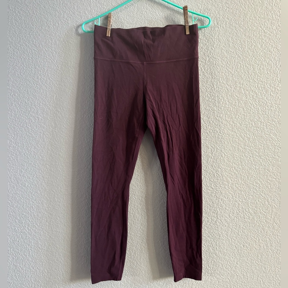 Athleta Women’s Maroon Capri Leggings